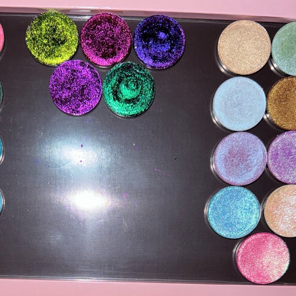 Clionadh cosmetics & Give me glow cosmetics Duo-chrome bundle - Picture 9 of 10